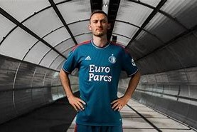 好博体育官方网站-赛后费耶诺德备战德甲，临场应变细节曝光，悬念犹存，赛程密集仍需轮换