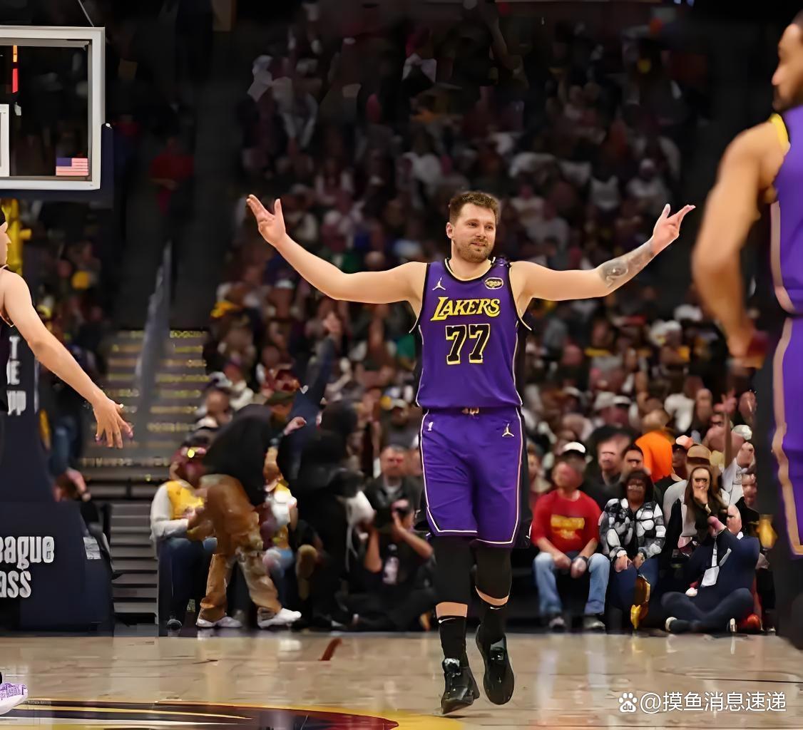 今晨CBA常规赛焦点战；达拉斯独行侠回应争议；引发热议；高层口径保持一致