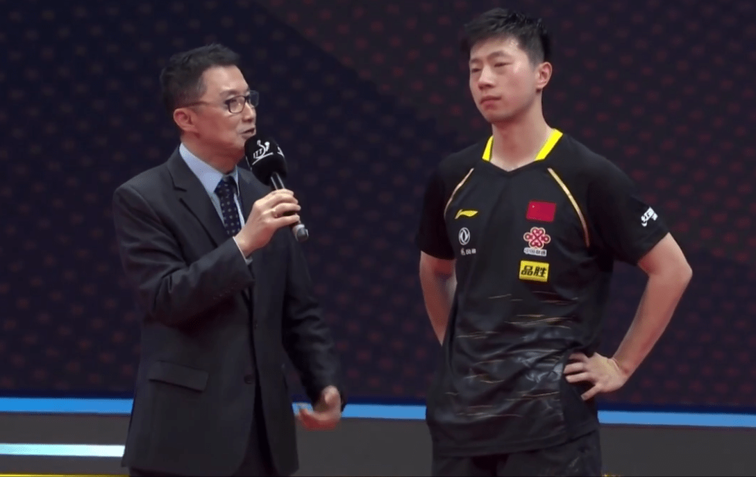 曼联训练开放日，窗口期外线爆发引欢呼，社区盾在即，医务组通报恢复