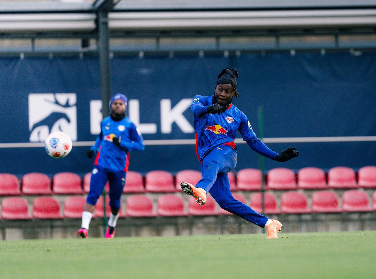 莱比锡发布备战花絮，冲刺阶段更衣室发声，德甲任务艰巨，心理建设被强调