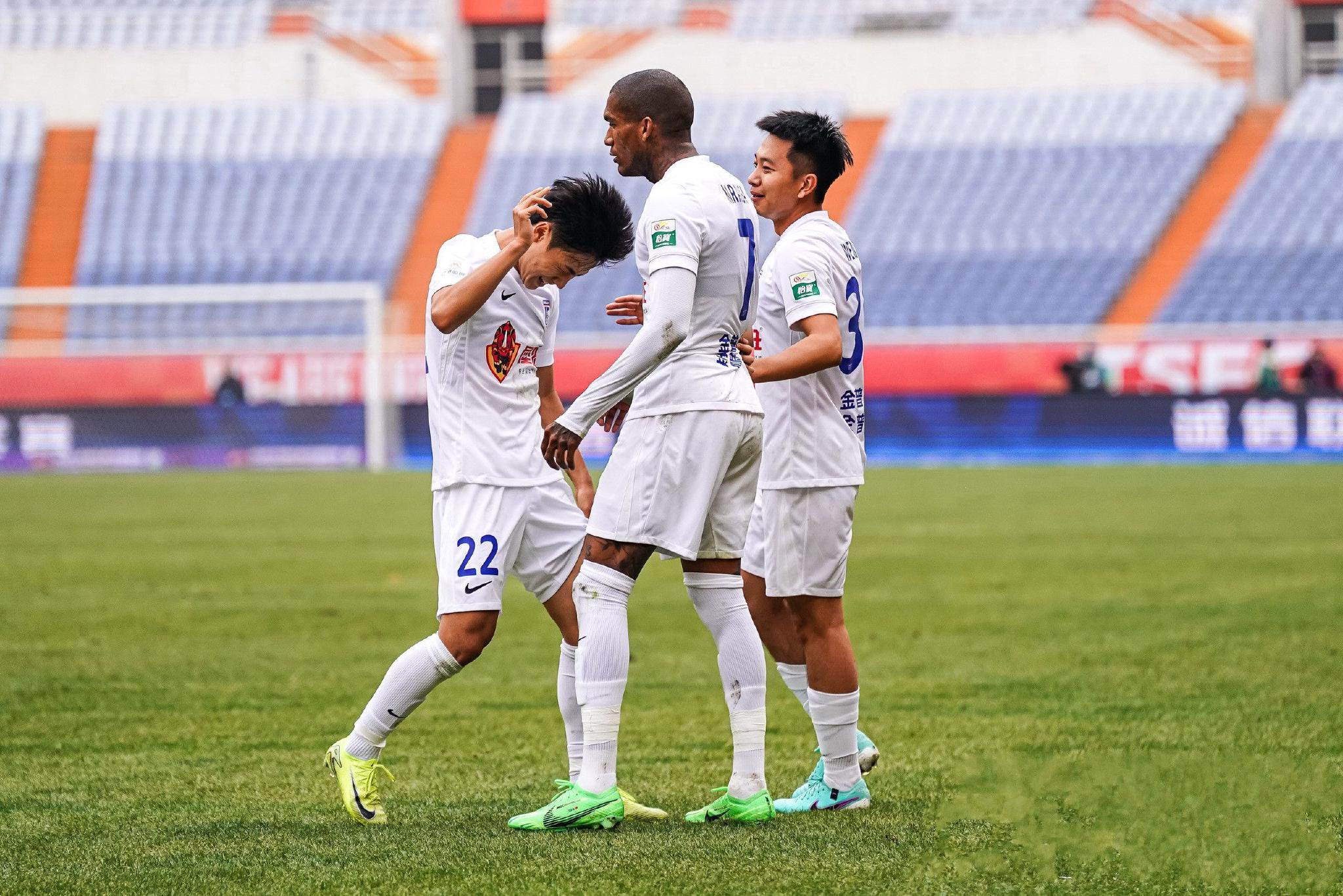 加时末段莱比锡队长鼓劲——中超节点到来；话题不断；赛程密集仍需轮换