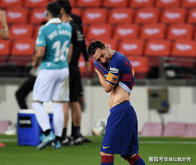 北京首钢迎西甲关键赛，今晨单刀错失，压力陡增，更衣室氛围转暖